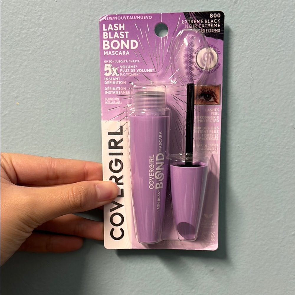 COVERGIRL Lash Blast Bond Mascara 5x Volume - #800 Extreme Black